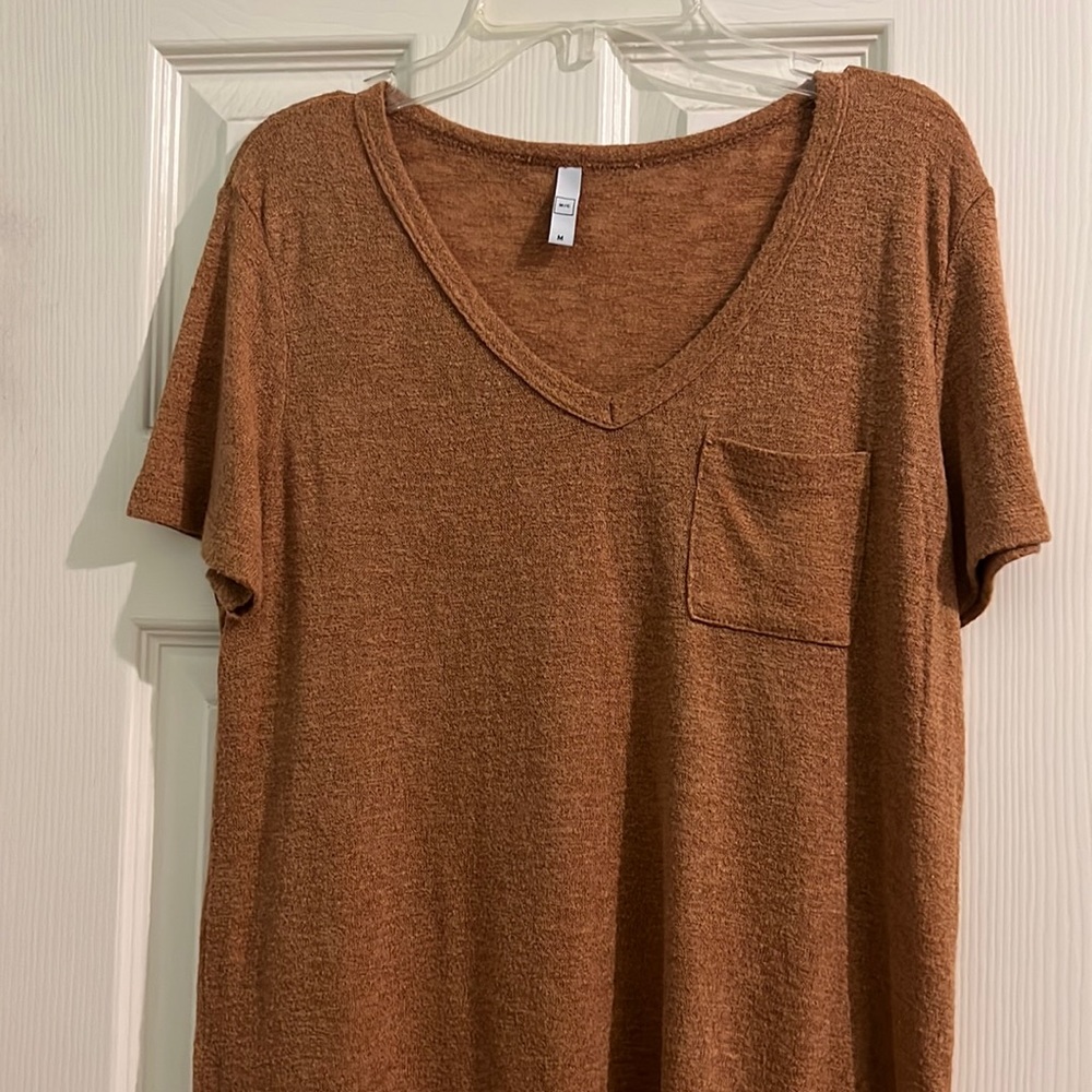 brown v neck t shirt